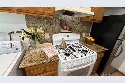 1950 W Glenoaks #A, Anaheim, CA 92801 - Photo 11