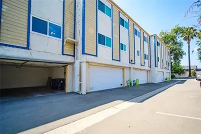 8851 Independence Avenue #Apt 33, Los Angeles, CA 91304 - Photo 37
