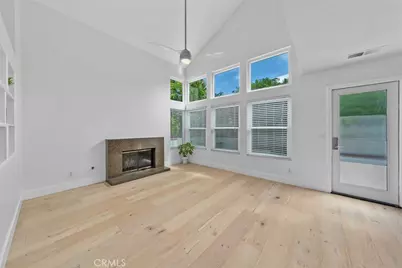 27 Almeria, Irvine, CA 92614 - Photo 9