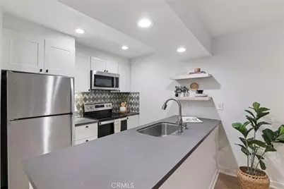 750 N Kings Road #111, West Hollywood, CA 90069 - Photo 3