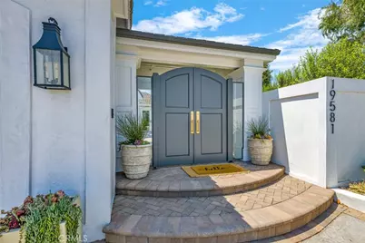 19581 Summer Breeze, Huntington Beach, CA 92648 - Photo 3
