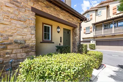 118 Coral Rose, Irvine, CA 92603 - Photo 3