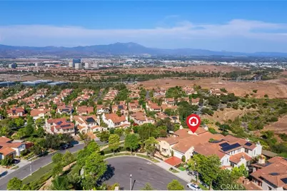 525 Luminous, Irvine, CA 92603 - Photo 3