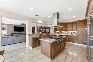 21171 Hillsdale Ln, Huntington Beach, CA 92646 - Photo 17