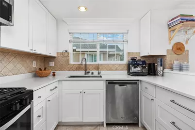 53 Woodleaf, Irvine, CA 92614 - Photo 9