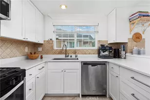 53 Woodleaf, Irvine, CA 92614 - Photo 9