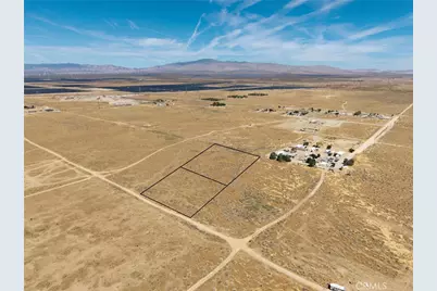 1 Astoria Avenue, Rosamond, CA 93560 - Photo 5