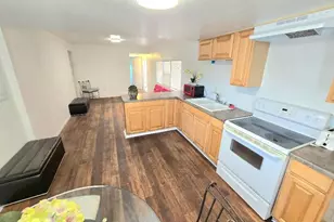 21752 Pacific Coast Hwy, Huntington Beach, CA 92646 - Photo 15