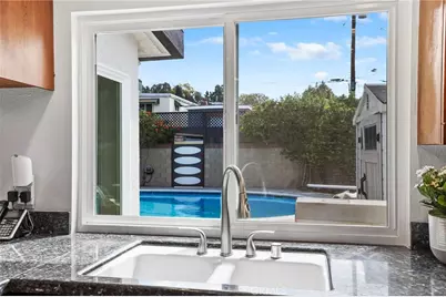 388 Flint Avenue, Long Beach, CA 90814 - Photo 27