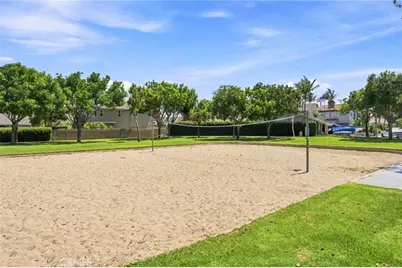 17951 Whitford Lane, Huntington Beach, CA 92649 - Photo 57