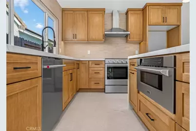 17951 Whitford Lane, Huntington Beach, CA 92649 - Photo 15