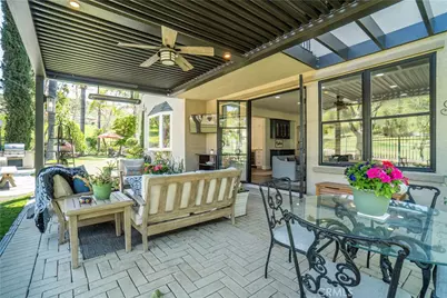 11 Willowglade, Rancho Santa Margarita, CA 92679 - Photo 11