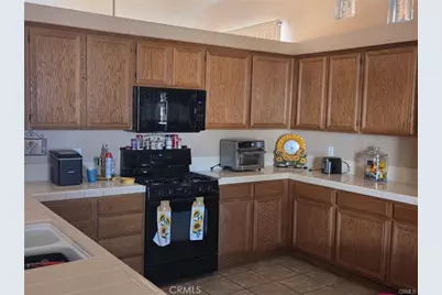 21224 Vidal Court, Apple Valley, CA 92308 - Photo 7