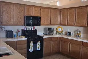 21224 Vidal Ct, Apple Valley, CA 92308 - Photo 7