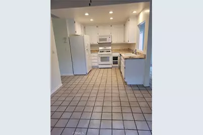 2212 Laurel, Newport Beach, CA 92663 - Photo 9