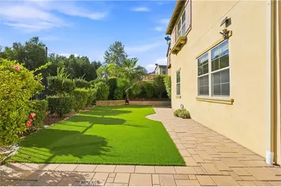 858 E Manresa, Azusa, CA 91702 - Photo 7