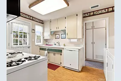 1807 W Broadway, Anaheim, CA 92804 - Photo 9