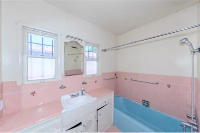 4076 Liberty Boulevard, South Gate, CA 90280 - Photo 13