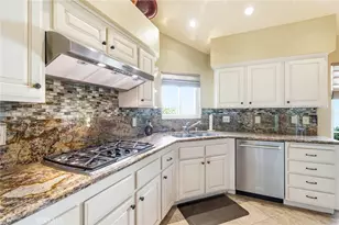 11 Calle Katrina, Rancho Santa Margarita, CA 92688 - Photo 13