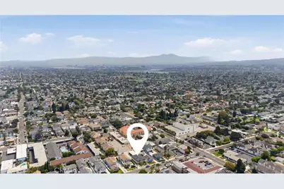 180 Rochester Street, Costa Mesa, CA 92627 - Photo 13