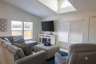 19251 Brookhurst, Huntington Beach, CA 92646 - Photo 15