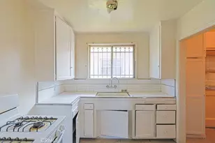 10956 S Western Ave, Los Angeles, CA 90047 - Photo 7