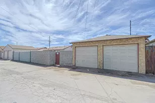10956 S Western Ave, Los Angeles, CA 90047 - Photo 31
