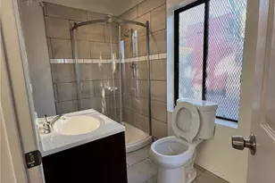 819 W 102nd St, Los Angeles, CA 90044 - Photo 23
