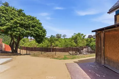 1437 W I, Wilmington, CA 90744 - Photo 29