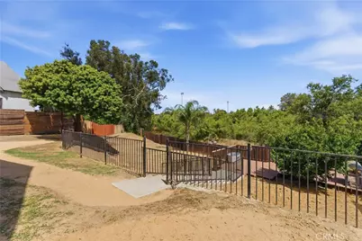 1437 W I, Wilmington, CA 90744 - Photo 31