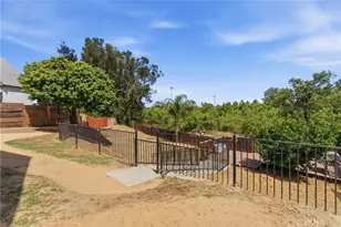 1437 W I, Wilmington, CA 90744 - Photo 31