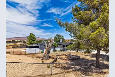 15842 Malpais Lane, Victorville, CA 92394 - Photo 35