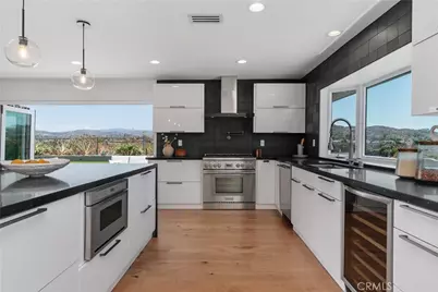 18512 Lincoln Cir, Villa Park, CA 92861 - Photo 27