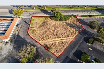 940 Bloomington, Bloomington, CA 92316 - Photo 3