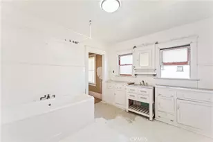 2320 W 25th, Los Angeles, CA 90018 - Photo 13