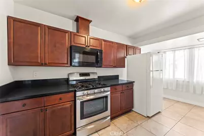 2320 W 25th, Los Angeles, CA 90018 - Photo 29