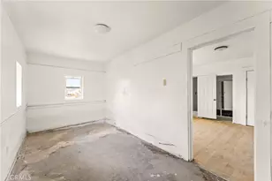 2320 W 25th, Los Angeles, CA 90018 - Photo 17