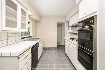 2211 Meyer, Costa Mesa, CA 92627 - Photo 13