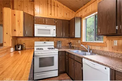 39038 Bayview Lane, Big Bear Lake, CA 92315 - Photo 13