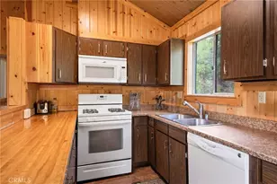39038 Bayview Ln, Big Bear Lake, CA 92315 - Photo 13