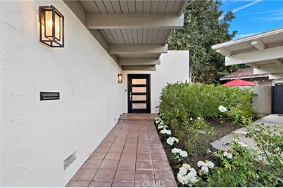 526 Vista Grande, Newport Beach, CA 92660 - Photo 27
