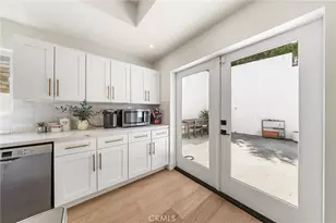 2927 Park Center, Los Angeles, CA 90068 - Photo 19