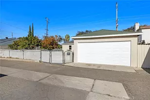 2100 W Valencia Dr, Fullerton, CA 92833 - Photo 25