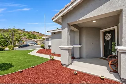 29204 Sunswept Dr, Lake Elsinore, CA 92530 - Photo 5