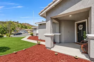 29204 Sunswept Dr, Lake Elsinore, CA 92530 - Photo 5