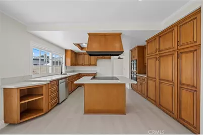 16401 Mercier Ln, Huntington Beach, CA 92647 - Photo 17