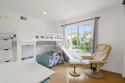 141 Oxford, Irvine, CA 92612 - Photo 17