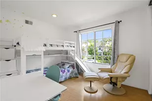 141 Oxford, Irvine, CA 92612 - Photo 17