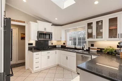 711 Huntington, Huntington Beach, CA 92648 - Photo 9