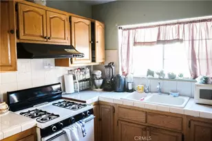 649 S Vancouver Ave, Los Angeles, CA 90022 - Photo 21